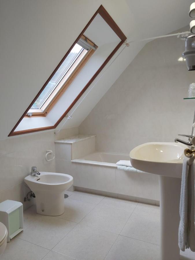 Hostal O Forno Porto do Barqueiro Номер фото